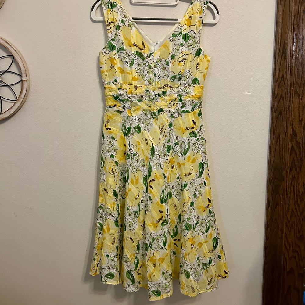 ROBBIE BEE Yellow floral dress, sleeveless, Size 6Petite
